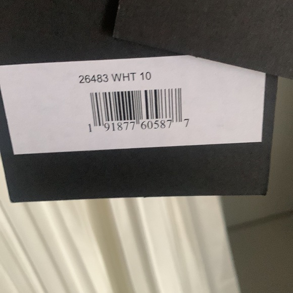 Max Duggal IEENA Pleated Cap Sleeve Satin Midi Gown White Size 10 NWT - Picture 9 of 12